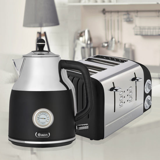 Swan 4 Slice Retro Black Toaster SRT6B